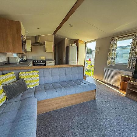 Lovely 8 Berth Caravan In Southview Holiday Park, Ref 33042Tc Skegness Bagian luar foto