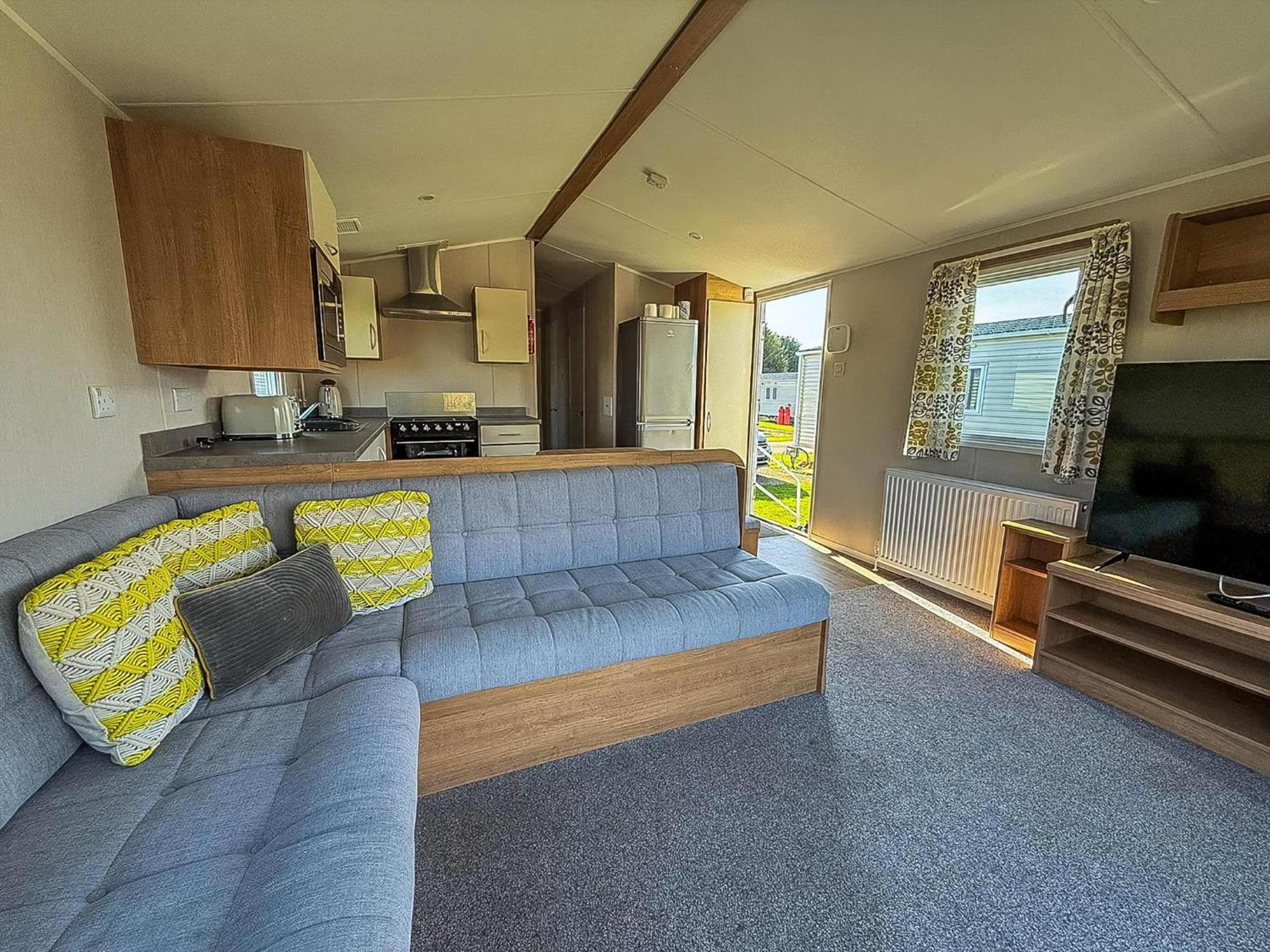 Lovely 8 Berth Caravan In Southview Holiday Park, Ref 33042Tc Skegness Bagian luar foto